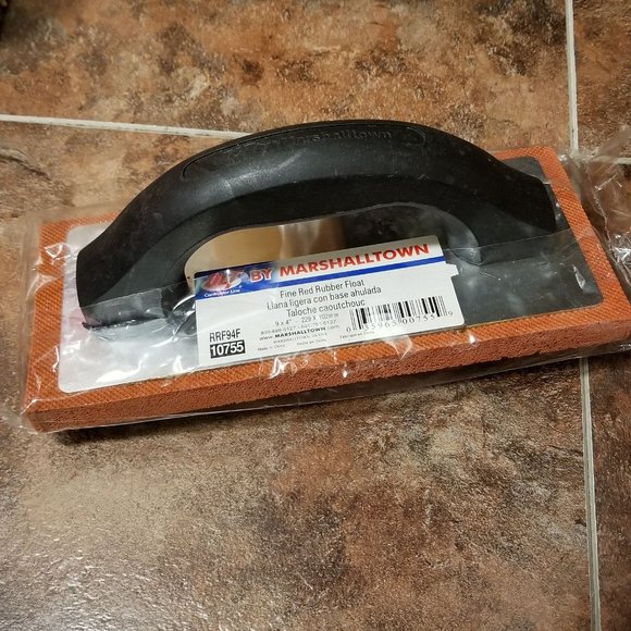 Fine Red Rubber Float - Picture 2 of 3